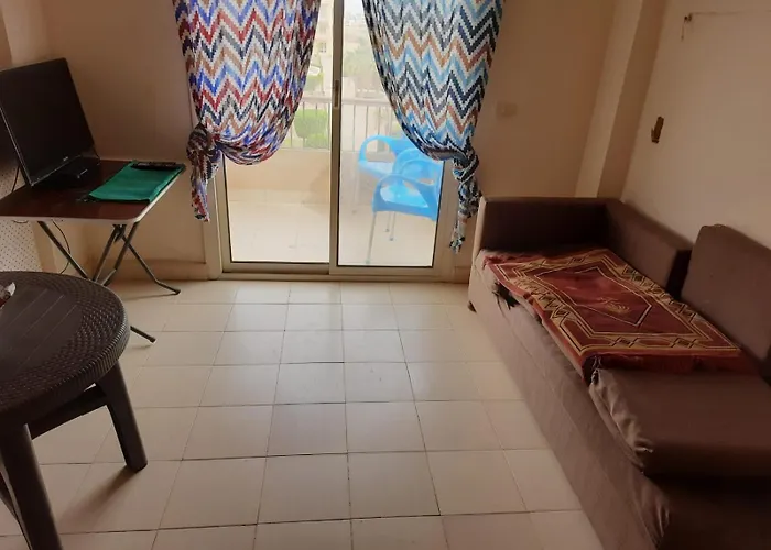 Sunny With Balcony & Pool Access Ain Sukhna