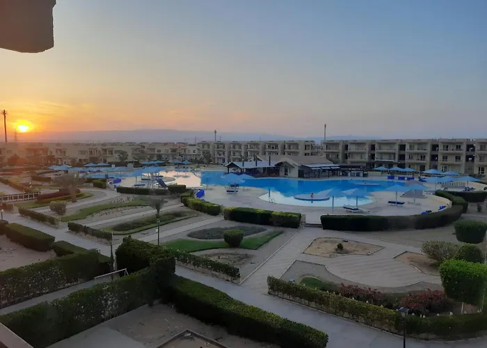 Sunny With Balcony & Pool Access Apartment