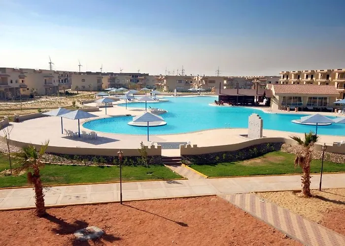 Sunny With Balcony & Pool Access Apartment